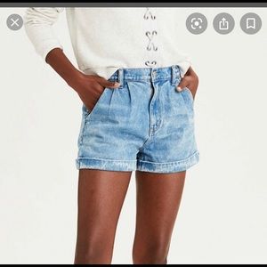 SOLD ‼️ American Eagle MOM shorts